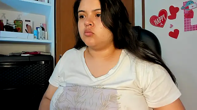 Snapshot of lizzie_c chatting on 21, 2, 2025 lizzie c online show from 21, 2, 2025