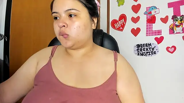 Snapshot of lizzie_c chatting on 23, 2, 2025 lizzie c online show from 23, 2, 2025