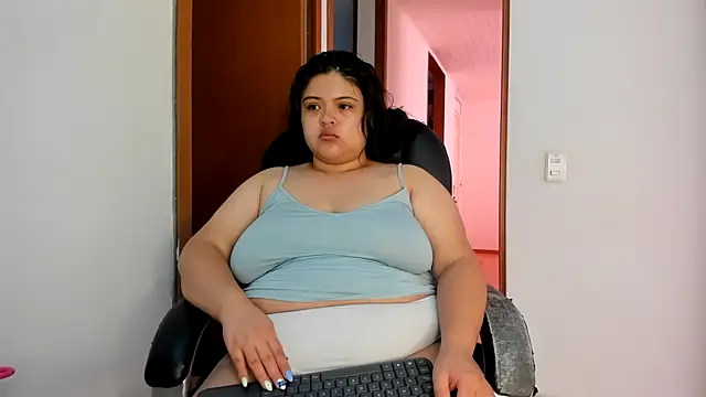 Snapshot of lizzie_c chatting on 28, 2, 2025 lizzie c online show from 28, 2, 2025