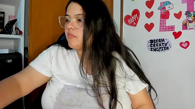 Snapshot of lizzie_c chatting on 23, 3, 2025 lizzie c online show from 23, 3, 2025