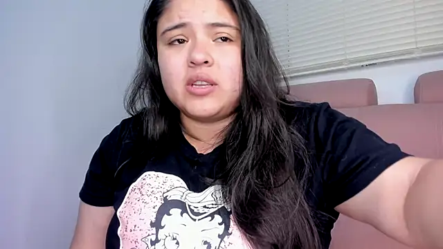 Snapshot of lizzie_c chatting on 24, 10, 2025 lizzie c online show from 24, 10, 2025