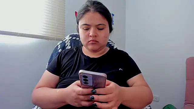 Snapshot of lizzie_c chatting on 12, 11, 2025 lizzie c online show from 12, 11, 2025