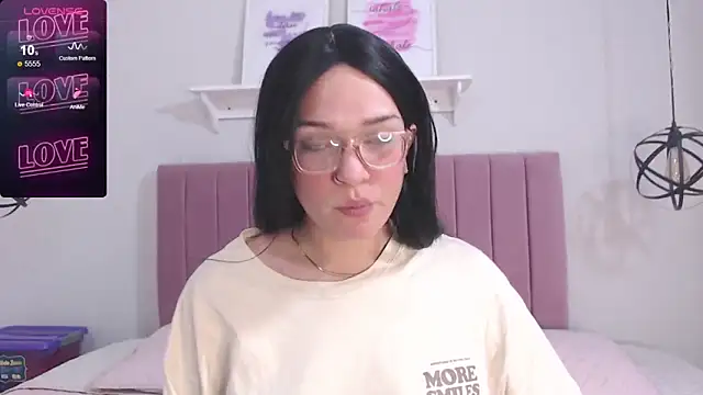 Snapshot of sukimoon chatting on 22, 1, 2025 sukimoon online show from 22, 1, 2025