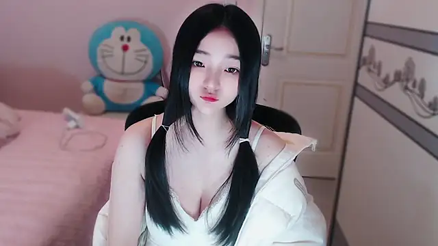 Snapshot of xiao-xiao-D chatting on 4, 11, 2025 xiao-xiao-D online show from 4, 11, 2025