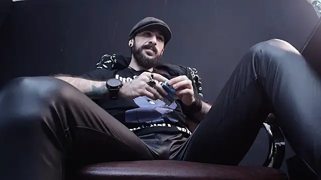 AxelColton online show from 4, 2, 2025