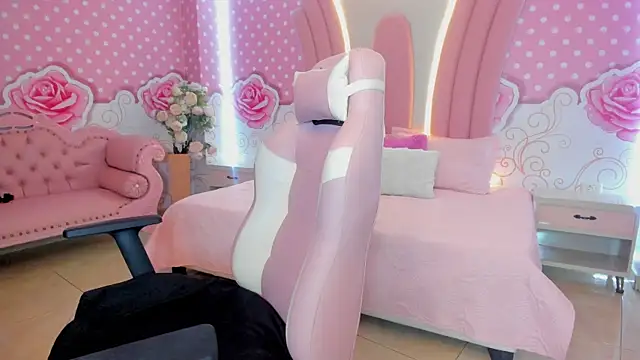 Snapshot of Lily_Martinez chatting on 8, 2, 2025 Lily Martinez online show from 8, 2, 2025