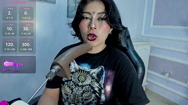 Snapshot of Lily_Martinez chatting on 23, 11, 2025 Lily Martinez online show from 23, 11, 2025