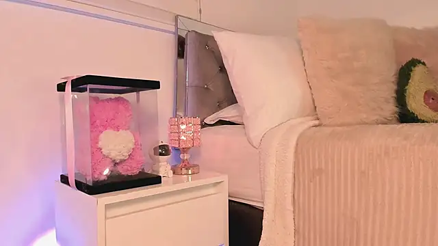 Snapshot of Alissonroses chatting on 3, 12, 2025 Alissonroses online show from 3, 12, 2025