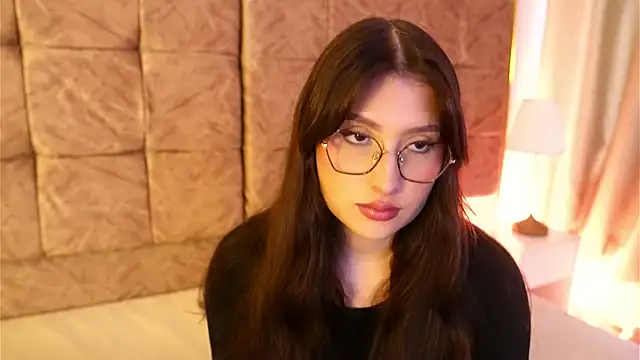 Daisha Riley online show from 8, 4, 2026