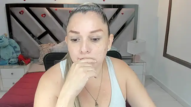 natalia5560 online show from 5, 10, 2025