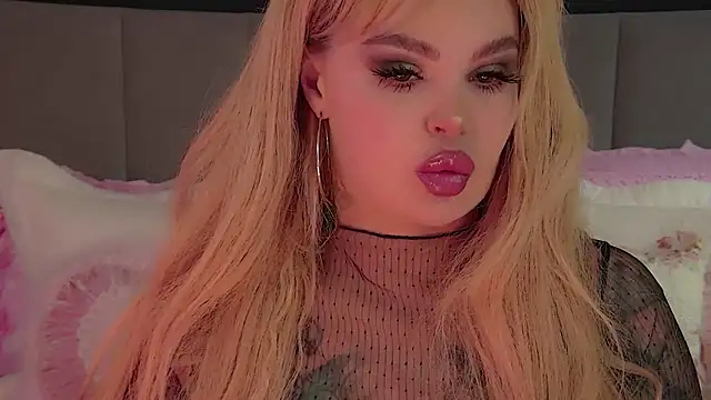 Snapshot of Marussia_luxury chatting on 20, 3, 2025 Marussia luxury online show from 20, 3, 2025