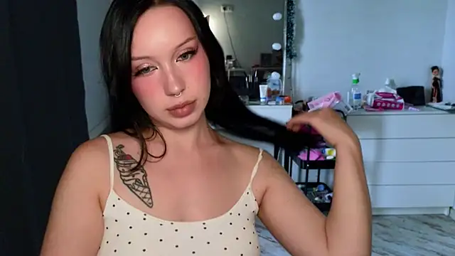 Snapshot of MoranaMissGod chatting on 24, 6, 2026 MoranaMissGod online show from 24, 6, 2026