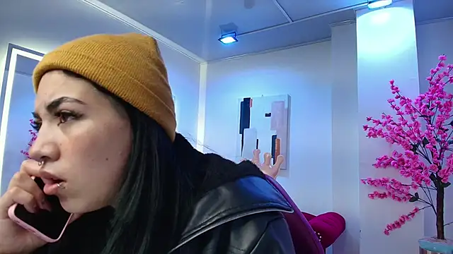 Leia queens online show from 15, 10, 2025