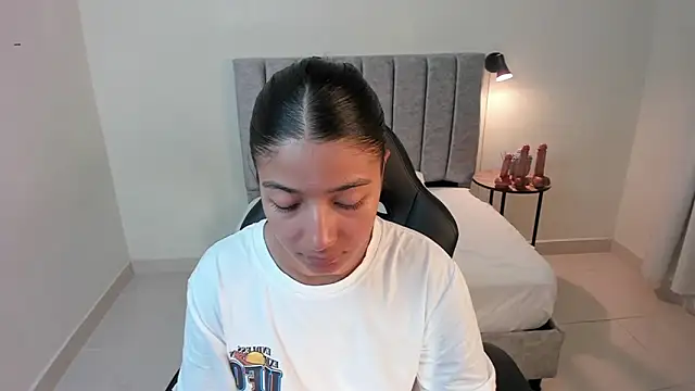 Snapshot of martina_roldam chatting on 22, 10, 2025 martina roldam online show from 22, 10, 2025