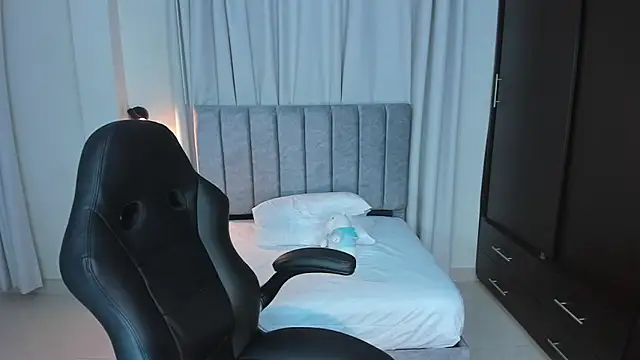 Snapshot of martina_roldam chatting on 20, 11, 2025 martina roldam online show from 20, 11, 2025