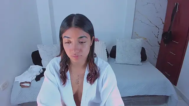 martina roldam online show from 8, 4, 2026