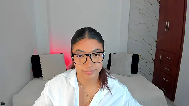 martina roldam online show from 18, 5, 2026