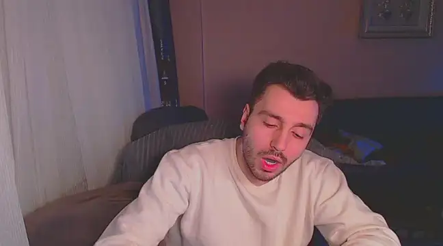 handsomeee04 online show from 4, 3, 2025