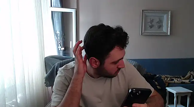 handsomeee04 online show from 16, 3, 2025