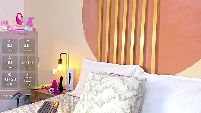 Snapshot of Nicole_Angels_ chatting on 7, 11, 2025 Nicole Angels online show from 7, 11, 2025