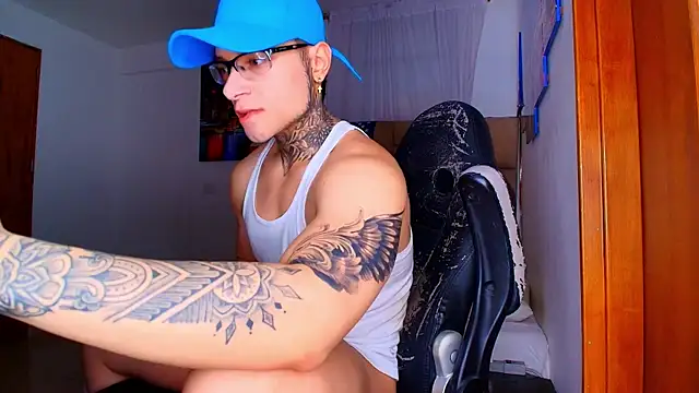 DennisWalkerr online show from 19, 12, 2025