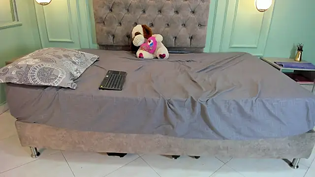 Snapshot of Abril_jones10 chatting on 28, 12, 2024 Abril jones10 online show from 28, 12, 2024