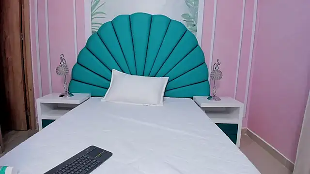 Snapshot of Daphne_Fox_ chatting on 22, 2, 2025 Daphne Fox online show from 22, 2, 2025