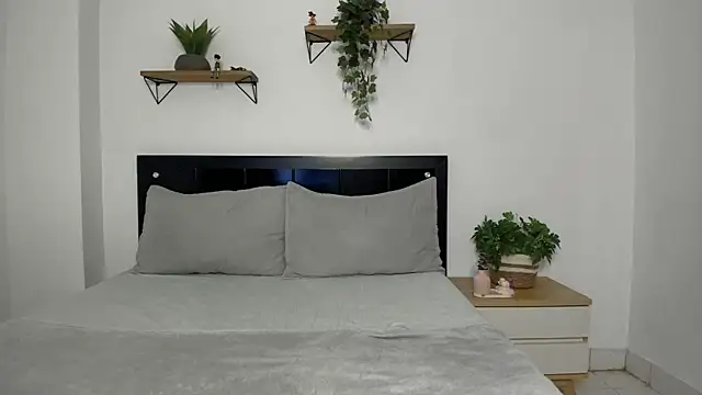 naughty 1girl online show from 25, 2, 2025