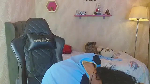 Snapshot of andy_dan18 chatting on 11, 11, 2025 andy dan18 online show from 11, 11, 2025