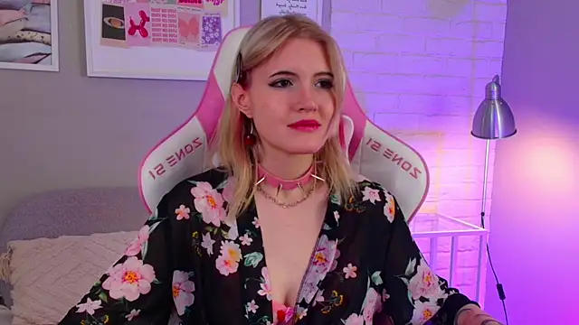 Snapshot of NellieLoyns chatting on 4, 3, 2025 NellieLoyns online show from 4, 3, 2025