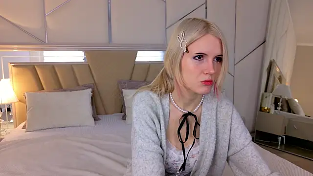 Snapshot of NellieLoyns chatting on 6, 3, 2025 NellieLoyns online show from 6, 3, 2025