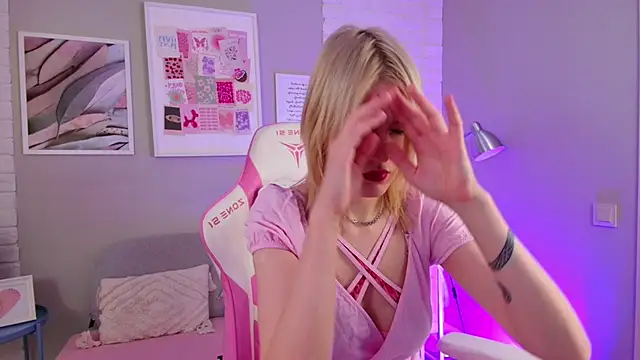 Snapshot of NellieLoyns chatting on 14, 3, 2025 NellieLoyns online show from 14, 3, 2025