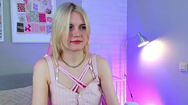 Snapshot of NellieLoyns chatting on 16, 3, 2025 NellieLoyns online show from 16, 3, 2025