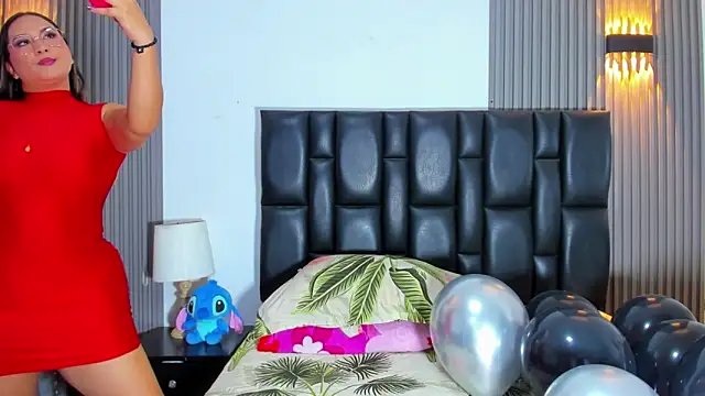 MiaLaurents online show from 14, 9, 2025