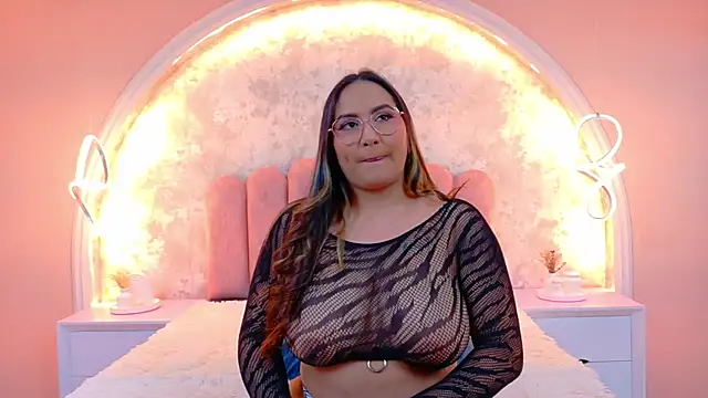 MiaLaurents online show from 9, 11, 2025