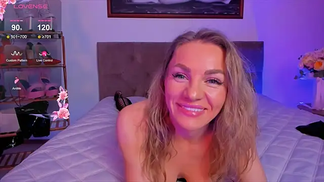 Oliva Candy online show from 6, 3, 2025