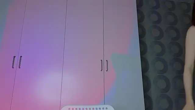 Snapshot of Cuteroxyfoxy chatting on 7, 1, 2025 Cuteroxyfoxy online show from 7, 1, 2025