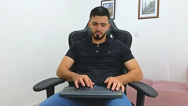 Massimoo 07 online show from 25, 1, 2025