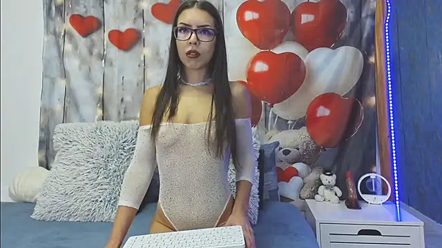 EmaLowe online show from 20, 9, 2025