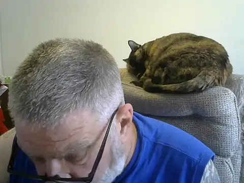 Snapshot of viejo_oso chatting on 5, 10, 2025 viejo oso online show from 5, 10, 2025