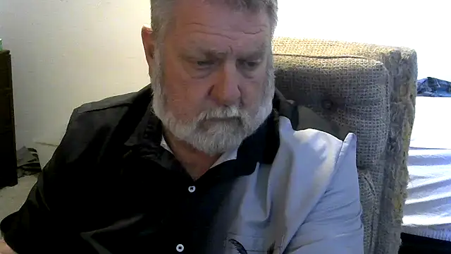 Snapshot of viejo_oso chatting on 10, 11, 2025 viejo oso online show from 10, 11, 2025