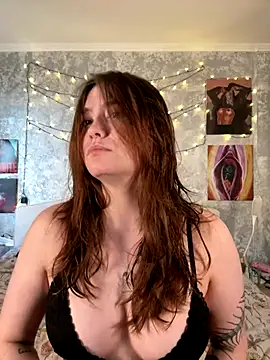 Snapshot of Sabrina_shells chatting on 12, 11, 2025 Sabrina shells online show from 12, 11, 2025