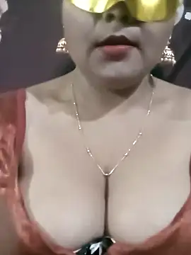 Snapshot of LustyBhabhi chatting on 1, 1, 2025 LustyBhabhi online show from 1, 1, 2025