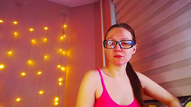 Snapshot of MelanyOx chatting on 16, 2, 2025 MelanyOx online show from 16, 2, 2025