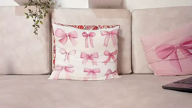 Carolina Burninng online show from 8, 3, 2025