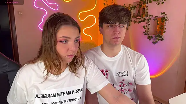 RobertAndLinela online show from 10, 10, 2025