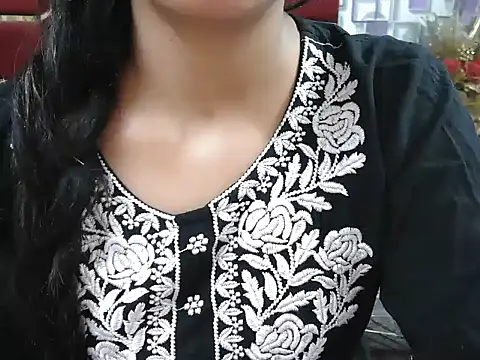 Snapshot of Somiya87 chatting on 29, 10, 2025 Somiya87 online show from 29, 10, 2025