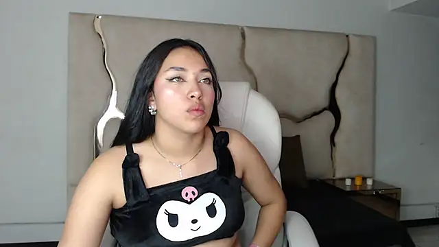IsabellRodriguez18 online show from 23, 2, 2025