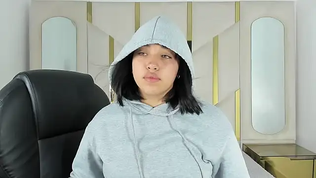 IsabellRodriguez18 online show from 25, 9, 2025