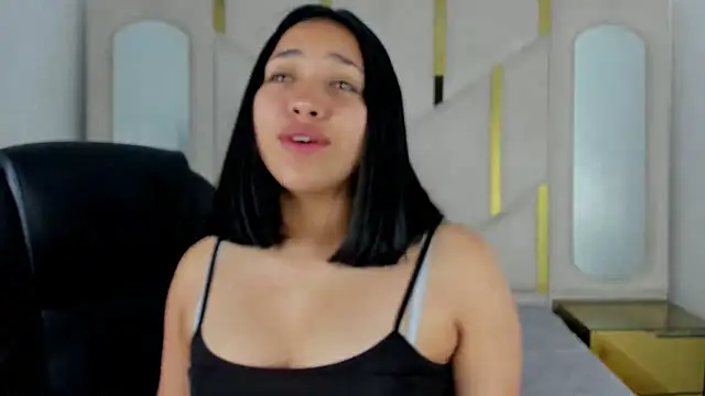 IsabellRodriguez18 online show from 26, 9, 2025